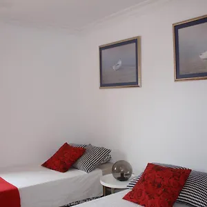 https://apartamentos-atlantico-radazul.adeje-hotels.com